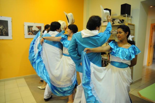Actuación del grupo folklórico